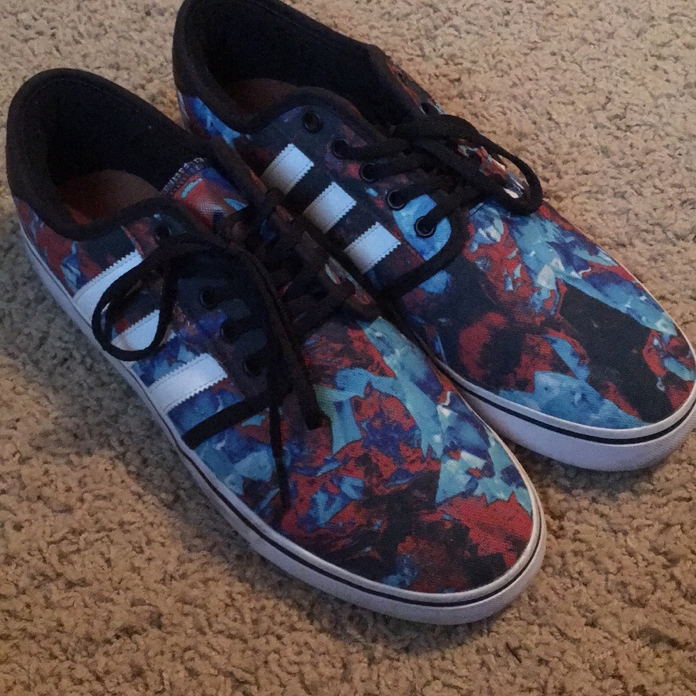 Men's Adidas Skateboarding Shoes (size 9.5)